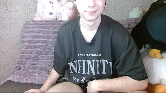 Snapshot of hilt_on_ chatting on March 23, 11:14 am hilt on online show from March 23, 11:14 am