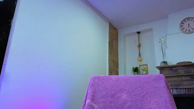 Celeste1s online show from February 4, 7:20 pm