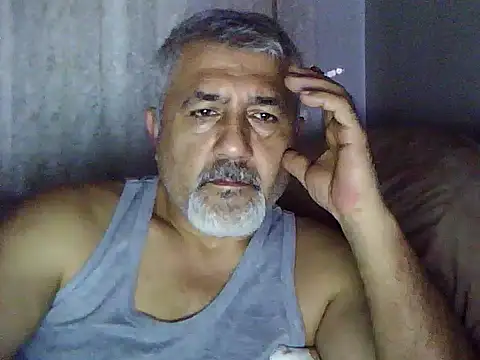 Snapshot of alemci_7434 chatting on April 17, 12:13 am alemci 7434 online show from April 17, 12:13 am