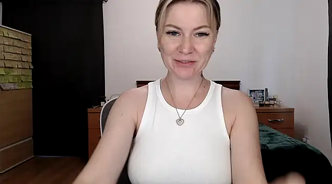 Snapshot of ParadiseAlina chatting on March 7, 5:17 pm ParadiseAlina online show from March 7, 5:17 pm