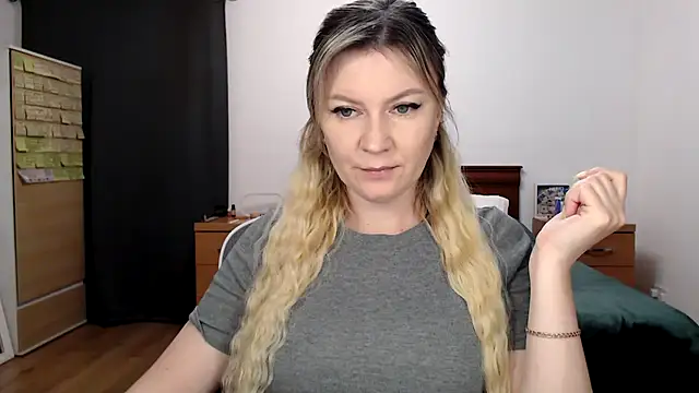 Snapshot of ParadiseAlina chatting on October 16, 7:15 pm ParadiseAlina online show from October 16, 7:15 pm