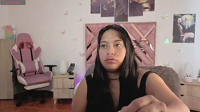 Snapshot of Candy_Chloe02 chatting on June 14, 5:09 am Candy Chloe02 online show from June 14, 5:09 am