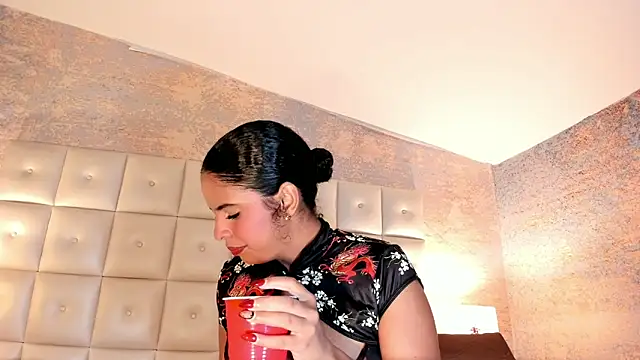 Snapshot of SheyLopez chatting on May 3, 3:12 am SheyLopez online show from May 3, 3:12 am