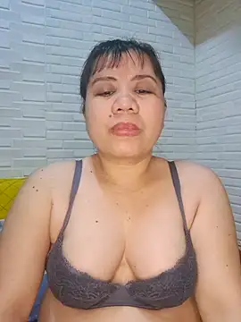Snapshot of hotlyn45 chatting on March 20, 9:19 pm hotlyn45 online show from March 20, 9:19 pm