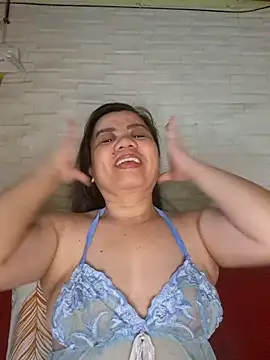 Snapshot of hotlyn45 chatting on April 2, 7:33 pm hotlyn45 online show from April 2, 7:33 pm