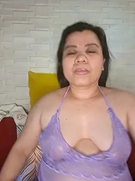 Snapshot of hotlyn45 chatting on April 6, 6:14 am hotlyn45 online show from April 6, 6:14 am
