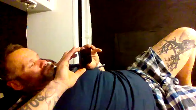 Snapshot of Cum515088 chatting on April 18, 8:51 am Cum515088 online show from April 18, 8:51 am