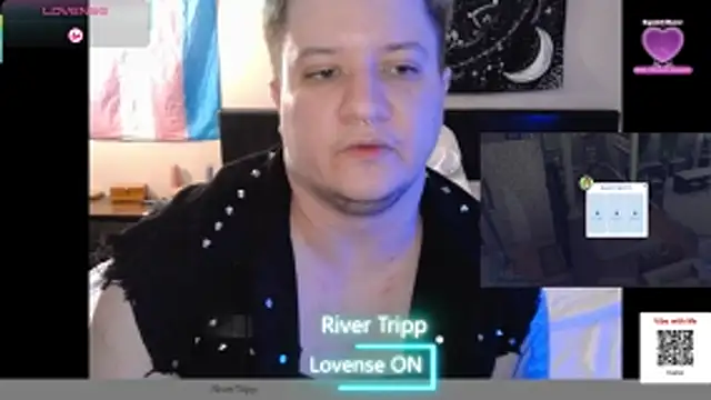 Snapshot of RiverTripp chatting on May 14, 3:02 am RiverTripp online show from May 14, 3:02 am