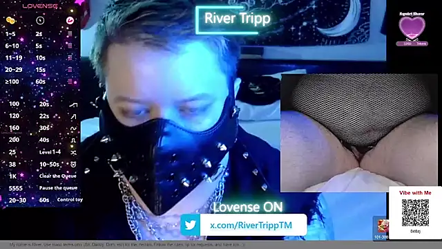 Snapshot of RiverTripp chatting on June 6, 1:21 am RiverTripp online show from June 6, 1:21 am