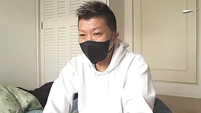 Snapshot of yuuta_yy chatting on December 21, 12:29 am yuuta yy online show from December 21, 12:29 am