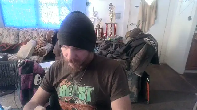 Snapshot of Poundtown1226 chatting on September 10, 2:17 pm Poundtown1226 online show from September 10, 2:17 pm