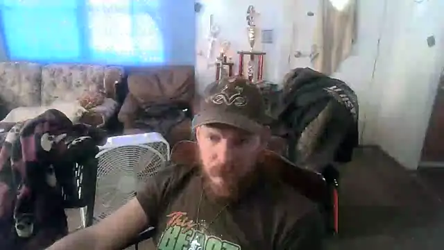 Snapshot of Poundtown1226 chatting on September 11, 2:28 pm Poundtown1226 online show from September 11, 2:28 pm