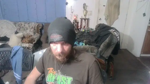 Snapshot of Poundtown1226 chatting on September 14, 2:11 am Poundtown1226 online show from September 14, 2:11 am
