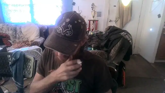 Snapshot of Poundtown1226 chatting on September 15, 5:24 pm Poundtown1226 online show from September 15, 5:24 pm