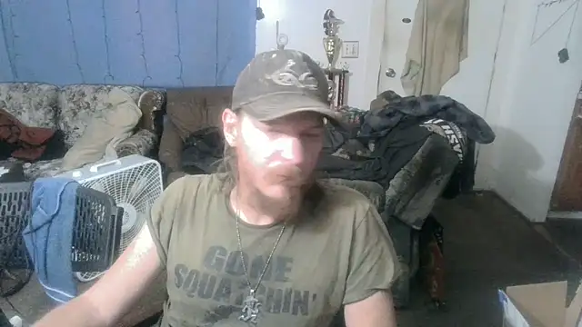 Snapshot of Poundtown1226 chatting on September 28, 5:46 am Poundtown1226 online show from September 28, 5:46 am