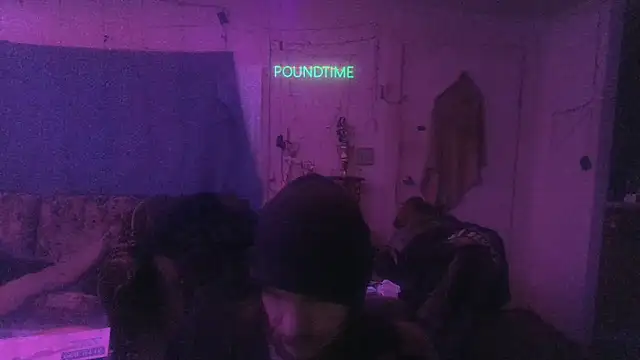 Poundtown1226 online show from January 8, 7:10 am