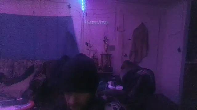 Poundtown1226 online show from January 15, 4:17 am