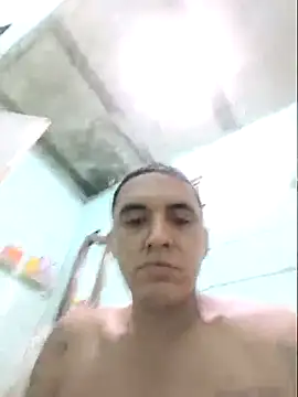 Snapshot of luisvL chatting on November 6, 9:10 am luisvL online show from November 6, 9:10 am