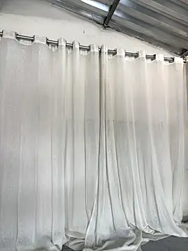 Katianesantos online show from September 14, 4:39 pm