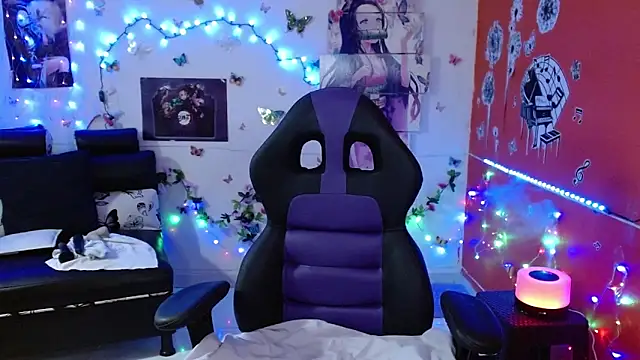 Snapshot of carol_20 chatting on December 4, 2:31 am carol 20 online show from December 4, 2:31 am