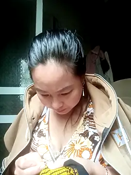 Snapshot of suki-lady chatting on November 4, 2:43 am suki-lady online show from November 4, 2:43 am