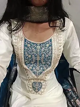 Snapshot of Daizy_Shah chatting on May 16, 2:38 pm Daizy Shah online show from May 16, 2:38 pm