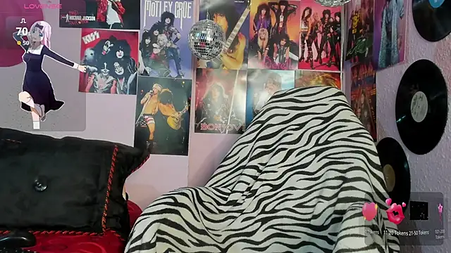 Snapshot of Avril_Maria chatting on October 29, 6:42 pm Avril Maria online show from October 29, 6:42 pm