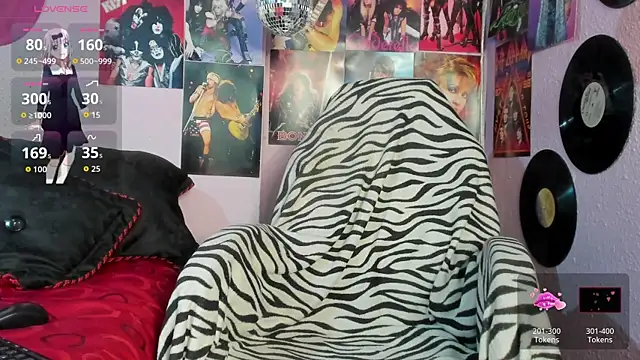 Snapshot of Avril_Maria chatting on October 30, 10:54 pm Avril Maria online show from October 30, 10:54 pm