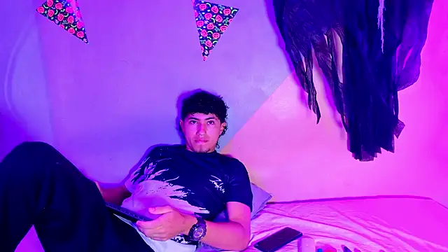 Laura and Kevin online show from October 28, 1:36 pm