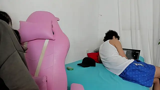 Laura and Kevin online show from January 18, 9:18 pm