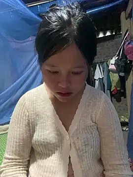 Snapshot of O_o_UwU_o_O chatting on October 10, 9:19 am O o UwU o O online show from October 10, 9:19 am