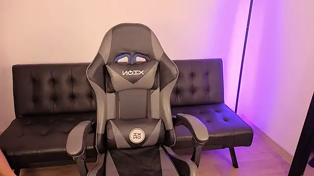 onlinenico online show from February 2, 8:07 pm