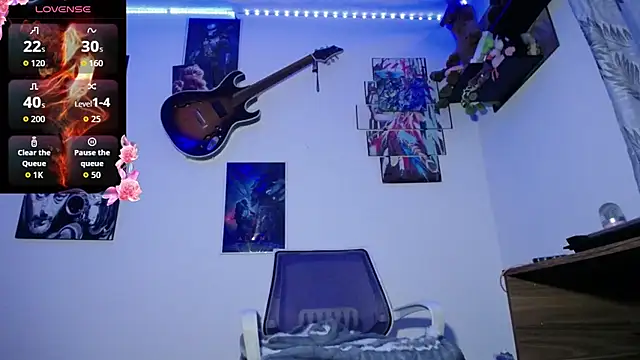 moonligth18 online show from December 1, 11:10 pm