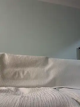 miniyellower online show from October 25, 12:02 pm