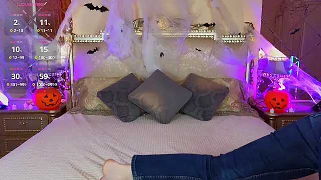 Katherine Loveau online show from October 21, 4:46 am