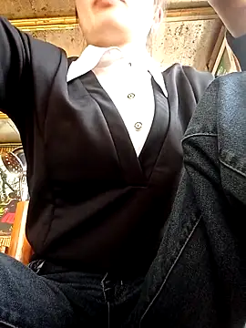 ngan-cute online show from March 2, 7:15 am