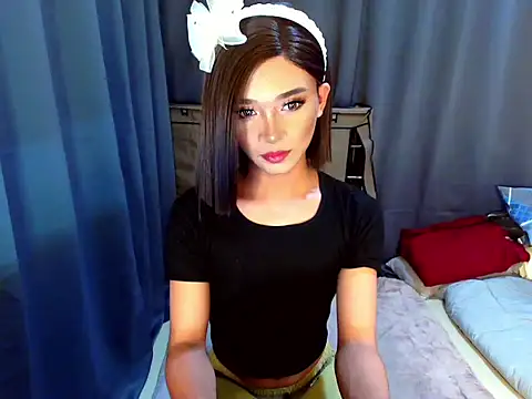 Snapshot of Petite_HugeCock chatting on December 16, 6:46 pm Petite HugeCock online show from December 16, 6:46 pm