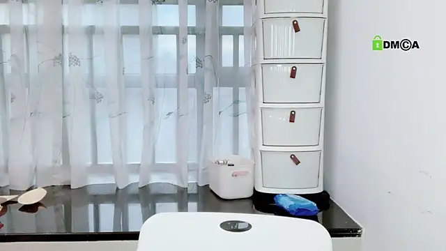 liuruyuan888 online show from September 28, 9:47 am