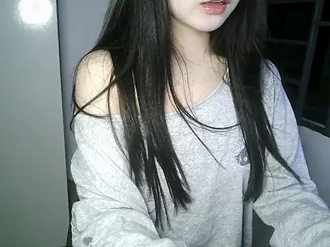 Snapshot of Annabelle-e chatting on October 26, 3:18 pm Annabelle-e online show from October 26, 3:18 pm