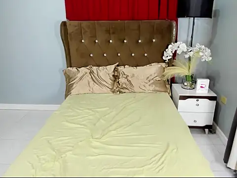 1HotAsianTS online show from February 22, 3:40 am