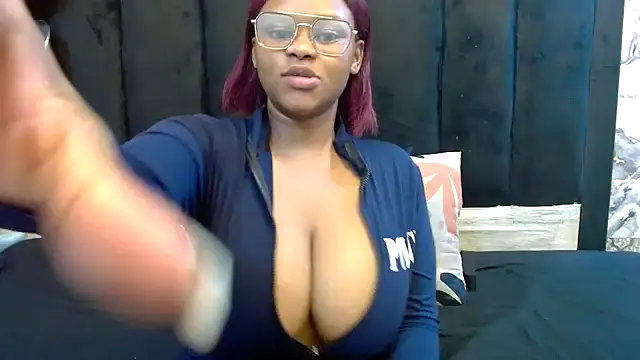 Snapshot of SexyBaddieXXX chatting on June 30, 11:50 pm SexyBaddieXXX online show from June 30, 11:50 pm