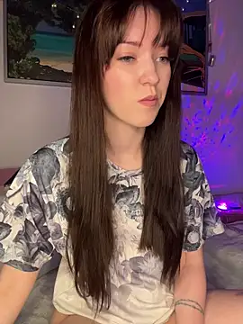 Snapshot of Veliora chatting on May 4, 7:10 pm Veliora online show from May 4, 7:10 pm