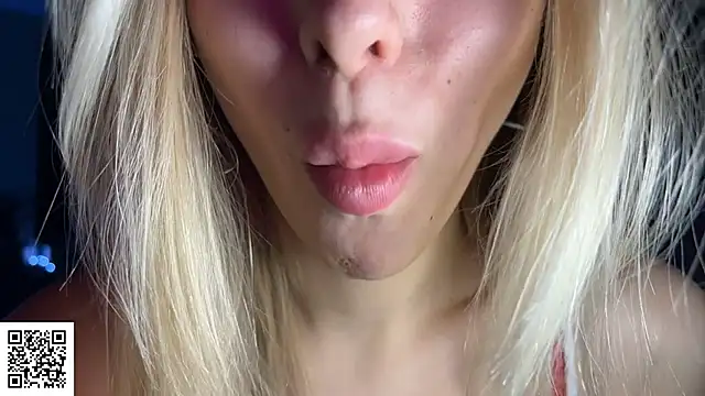 ElysiaXo online show from December 4, 10:07 pm