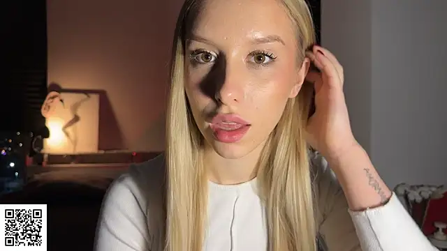 ElysiaXo online show from December 13, 11:54 pm