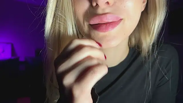 ElysiaXo online show from December 17, 10:27 pm