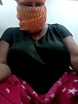 Snapshot of Rakhi_sawant143 chatting on March 3, 3:34 am Rakhi sawant143 online show from March 3, 3:34 am