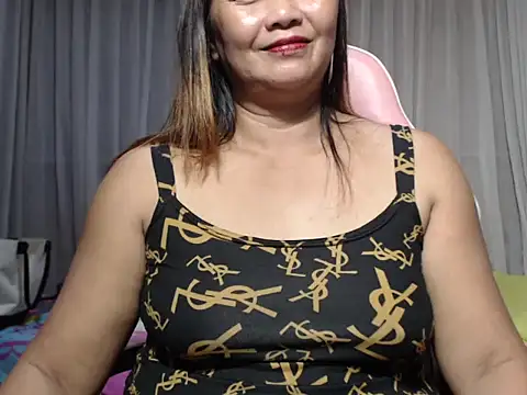 Snapshot of FelisitaG chatting on February 22, 8:13 am FelisitaG online show from February 22, 8:13 am