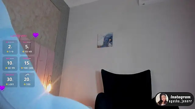 Snapshot of agatha_jener chatting on May 2, 11:37 am agatha jener online show from May 2, 11:37 am