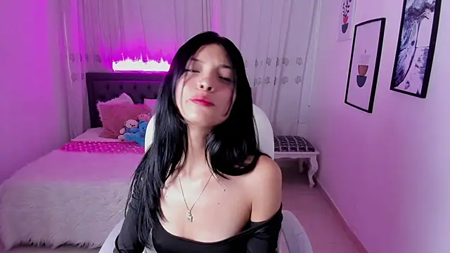 Mia Clay1 online show from November 15, 8:05 pm