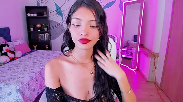 Snapshot of Mia_Clay1 chatting on May 13, 8:27 pm Mia Clay1 online show from May 13, 8:27 pm
